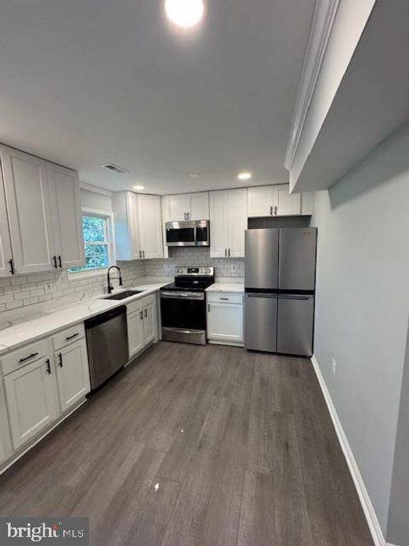2802 PIN OAK LN, Lanham, MD 20706