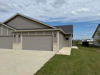 5166 N Cypress St., Bel Aire, KS 67226