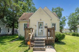 219 Center Street, Waterloo, IA 50703