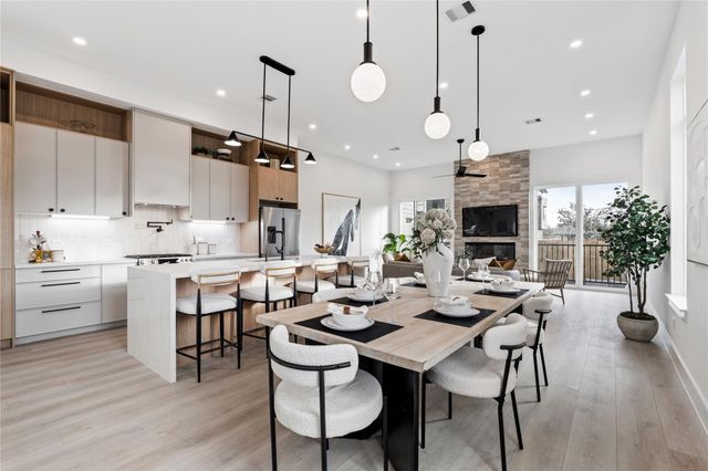 306 E 35th Street, Houston, TX 77018