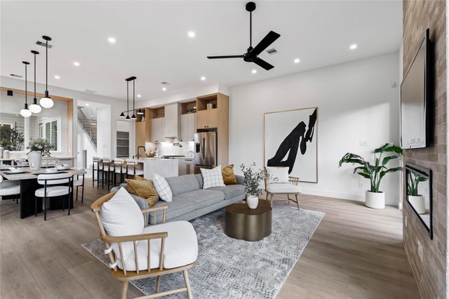 306 E 35th Street, Houston, TX 77018