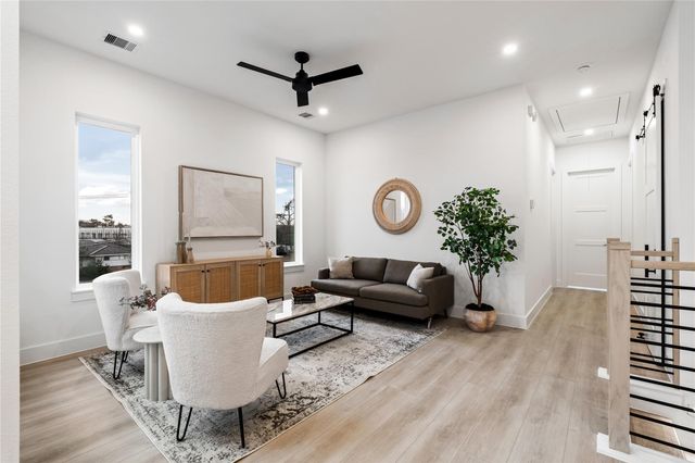 306 E 35th Street, Houston, TX 77018