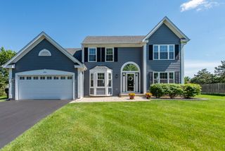 2901 Harrisburg Court, Lindenhurst, IL 60046