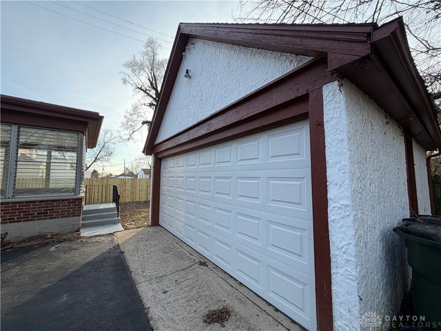 1615 Burroughs Drive, Dayton, OH 45406