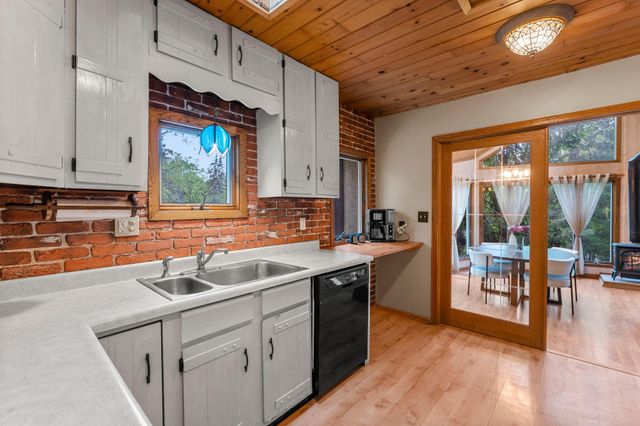 1 Tip Top Lane, Mahtomedi, MN 55115