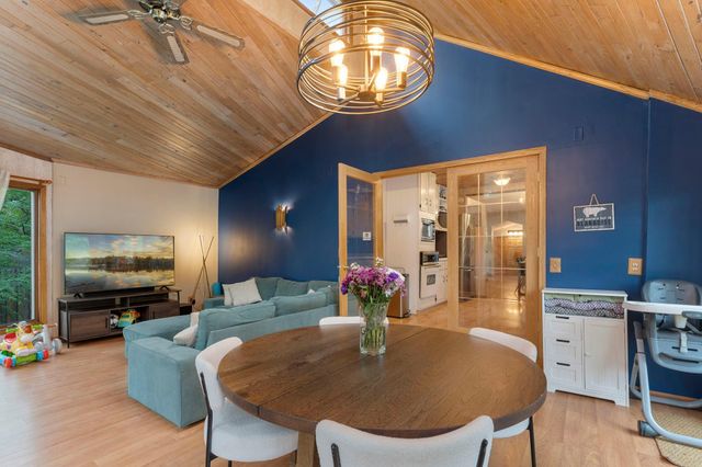 1 Tip Top Lane, Mahtomedi, MN 55115