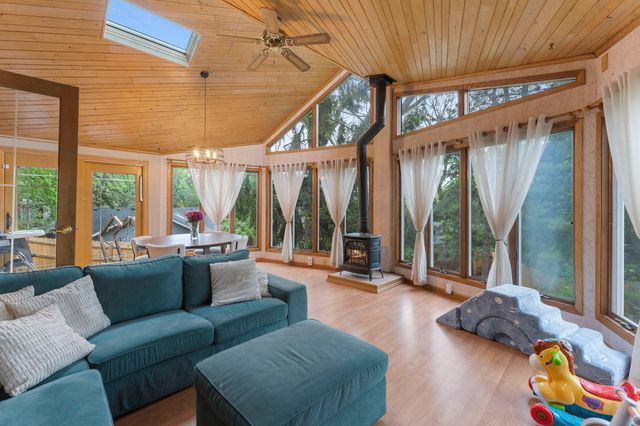 1 Tip Top Lane, Mahtomedi, MN 55115