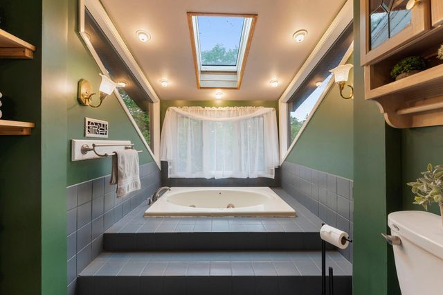 1 Tip Top Lane, Mahtomedi, MN 55115