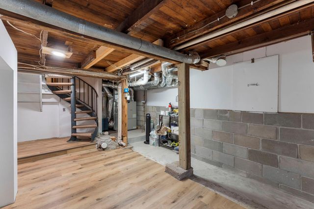 1 Tip Top Lane, Mahtomedi, MN 55115