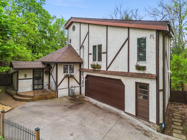 1 Tip Top Lane, Mahtomedi, MN 55115