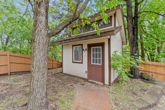 1 Tip Top Lane, Mahtomedi, MN 55115