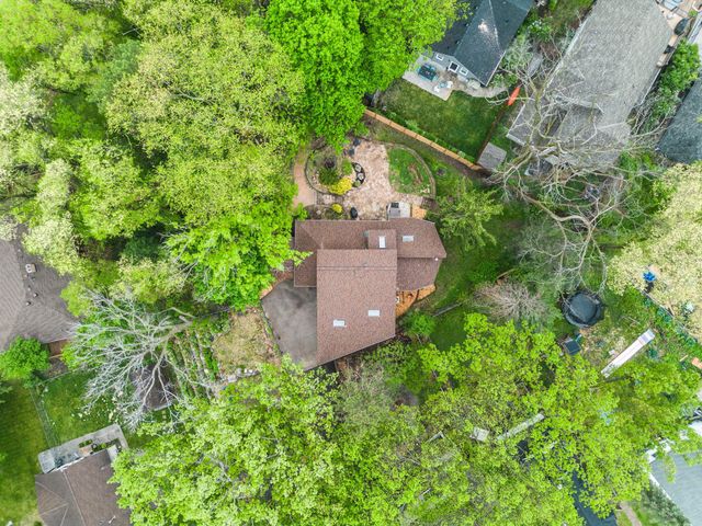 1 Tip Top Lane, Mahtomedi, MN 55115