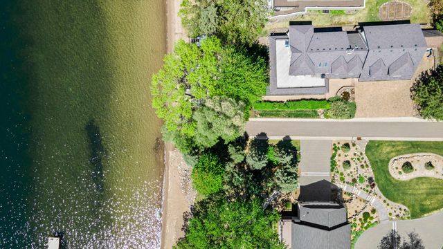 1 Tip Top Lane, Mahtomedi, MN 55115