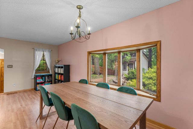 1 Tip Top Lane, Mahtomedi, MN 55115