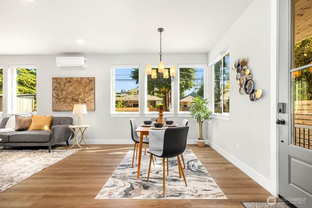 4326 A SW Mills Street, Seattle, WA 98136