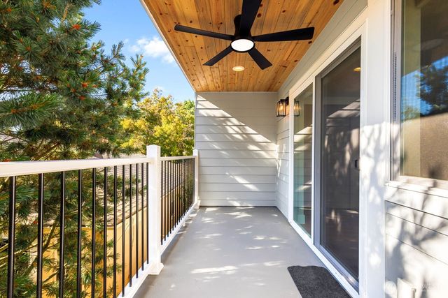 4326 A SW Mills Street, Seattle, WA 98136