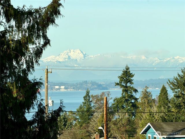 4326 A SW Mills Street, Seattle, WA 98136