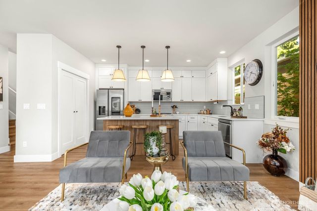 4326 A SW Mills Street, Seattle, WA 98136