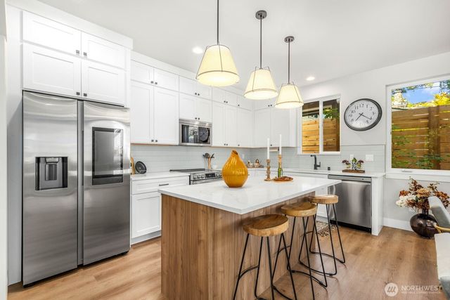 4326 A SW Mills Street, Seattle, WA 98136