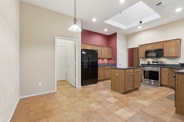 609 Jamie Lane, Mansfield, TX 76063