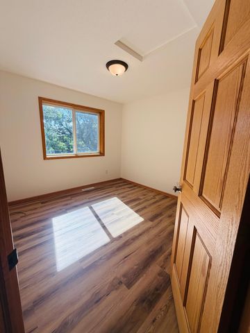 1032 Glade view Court, Saint Cloud, MN 56303