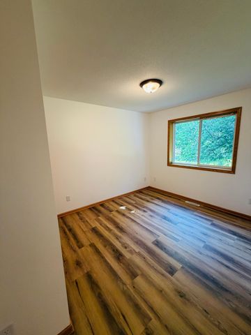 1032 Glade view Court, Saint Cloud, MN 56303