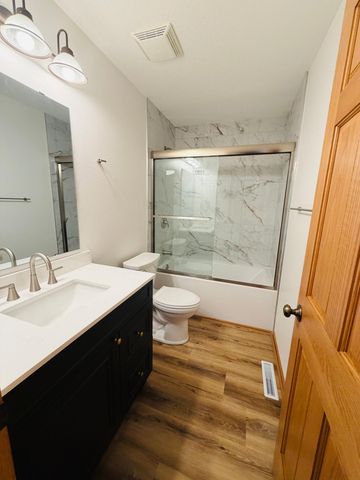 1032 Glade view Court, Saint Cloud, MN 56303
