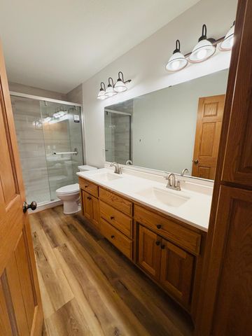1032 Glade view Court, Saint Cloud, MN 56303