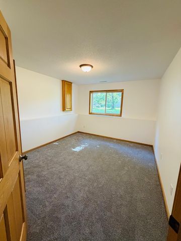 1032 Glade view Court, Saint Cloud, MN 56303