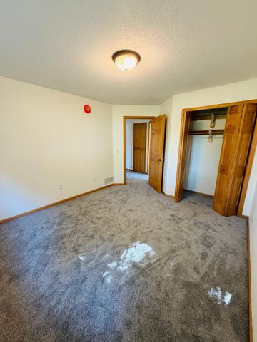 1032 Glade view Court, Saint Cloud, MN 56303