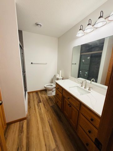 1032 Glade view Court, Saint Cloud, MN 56303