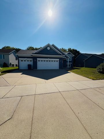 1032 Glade view Court, Saint Cloud, MN 56303