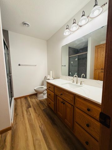 1032 Glade view Court, Saint Cloud, MN 56303