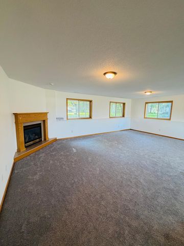 1032 Glade view Court, Saint Cloud, MN 56303