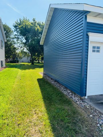 1032 Glade view Court, Saint Cloud, MN 56303