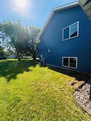 1032 Glade view Court, Saint Cloud, MN 56303