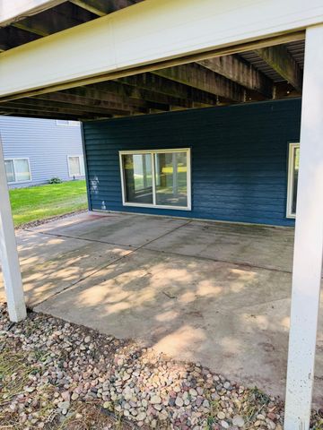 1032 Glade view Court, Saint Cloud, MN 56303