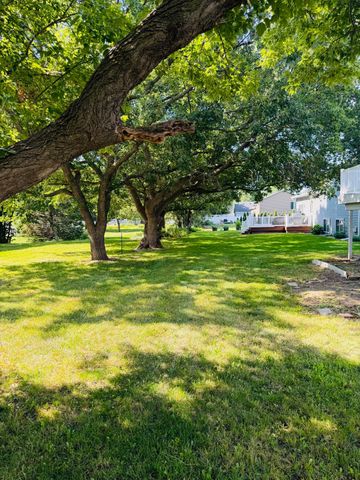 1032 Glade view Court, Saint Cloud, MN 56303