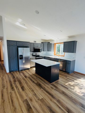 1032 Glade view Court, Saint Cloud, MN 56303