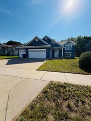 1032 Glade view Court, Saint Cloud, MN 56303