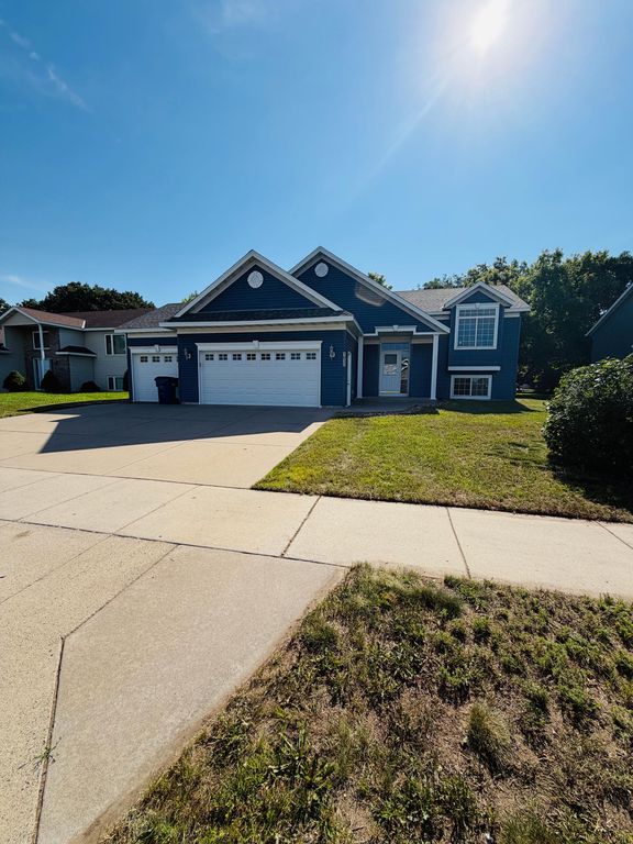 1032 Glade view Court, Saint Cloud, MN 56303