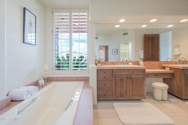 10214 E OLD TRAIL Road, Scottsdale, AZ 85262