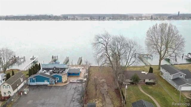 7503 River Road, Marine City, MI 48039