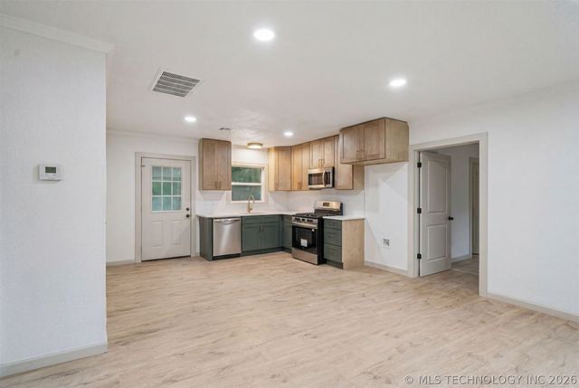 848 N Gary Place, Tulsa, OK 74110