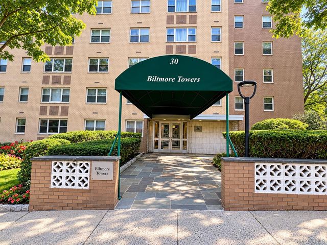 30 Lake Street 8D, White Plains, NY 10603