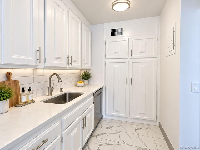 30 Lake Street 8D, White Plains, NY 10603