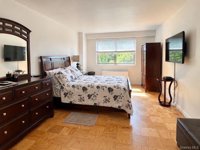 30 Lake Street 8D, White Plains, NY 10603