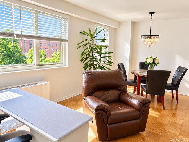 30 Lake Street 8D, White Plains, NY 10603