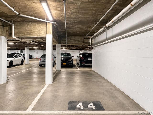 30 Lake Street 8D, White Plains, NY 10603