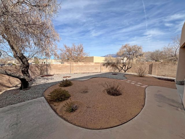 1501 Vista Monte Drive NE, Albuquerque, NM 87113